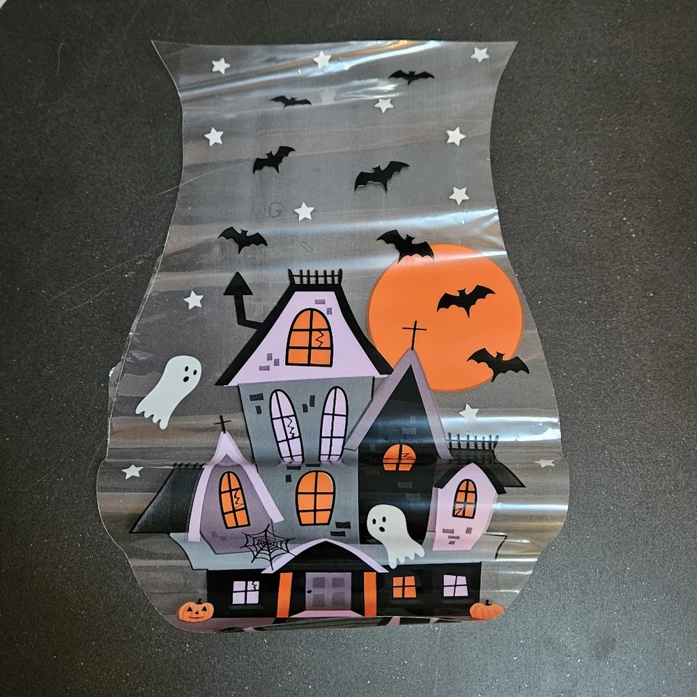 14 Halloween gift bags and 8 mini Halloween drawing books for kids